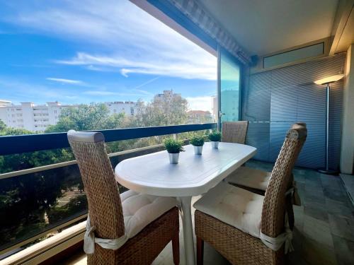 B038 Spacieux Appartement proche Croisette parking