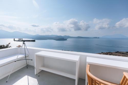 Eight Infinity Suites -- Cliffside Residence --