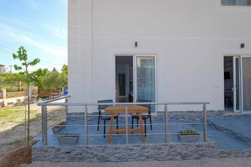 Μπαλκόνι ή βεράντα στο Central Garden Residence Sofia - Free Parking