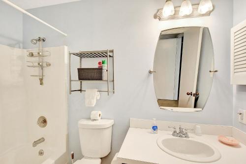 Ванная комната в Harbour Oaks 604