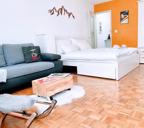 Holiday Escape Stylish Studio -Prime Location near Matterhorn Gondola