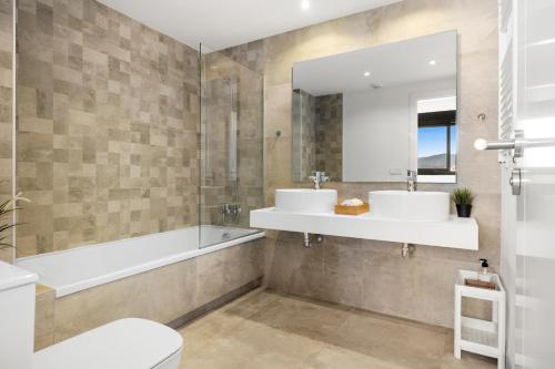 Infinity Pool apt by Costarentals - Ref M44