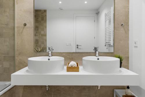 Infinity Pool apt by Costarentals - Ref M44