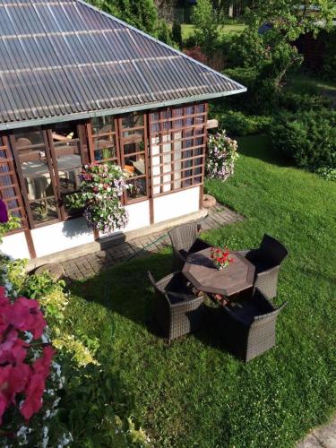 En have udenfor Jaani Accommodation 2