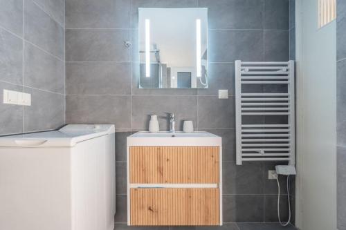 Bright Serenity 1DR Apt in Koukaki