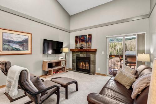 TV a/nebo společenská místnost v ubytování Mountain View Getaway by Great Western Lodging