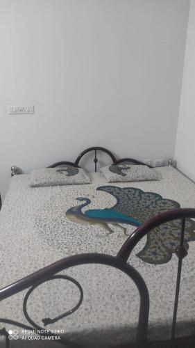 Postel nebo postele na pokoji v ubytování Surya's Lakeview Homestay