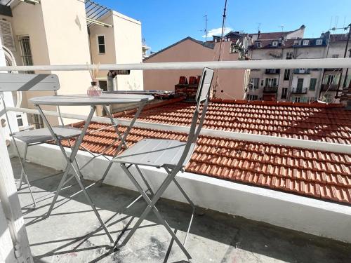 Studio Moderne Rénové avec balcon