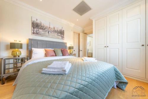 Ένα ή περισσότερα κρεβάτια σε δωμάτιο στο Classy One Bed Apartment in Hyde Park