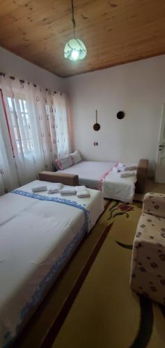 Postel nebo postele na pokoji v ubytování Cilingiri's Oasis Room