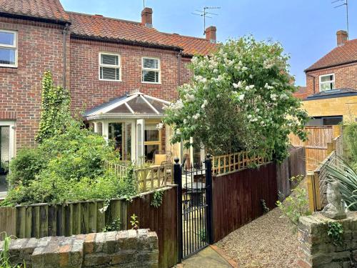 Cherry Blossom Cottage photo 28