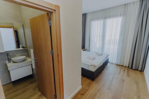 Fotografie z fotogalerie ubytování Modern Suite Beachfront Getaway v destinaci Famagusta