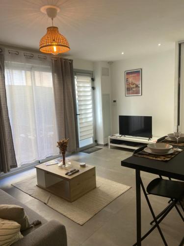 Studio confortable - Parking inclus - proche mer Juan-les-Pins
