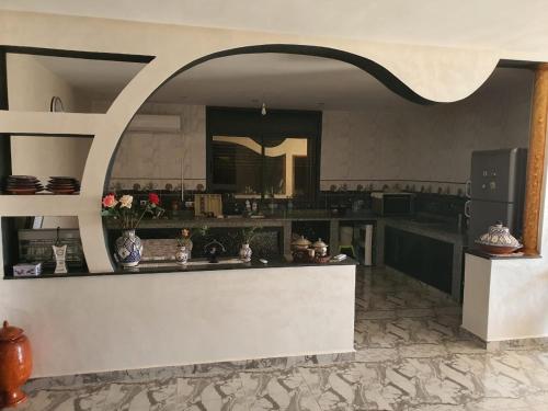 El salón o zona de bar de Ferme benchriyette