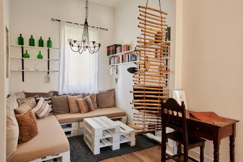 The Lisbon Nest