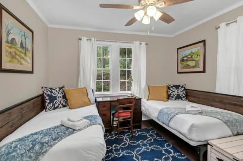 Gallery image of Blue Bungalow 2BR1BA Lexington in Lexington