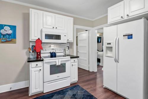 Gallery image of Blue Bungalow 2BR1BA Lexington in Lexington