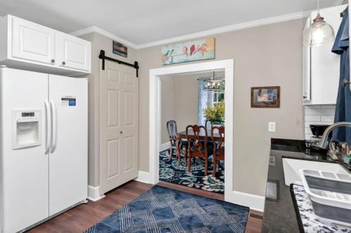 Gallery image of Blue Bungalow 2BR1BA Lexington in Lexington