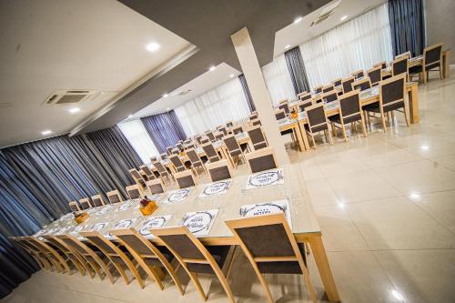 Der Geschäftsbereich oder Konferenzraum in der Unterkunft Hotel Olivia