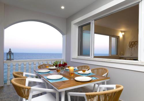 Gallery image of Niriides Beach House in Makris Gialos