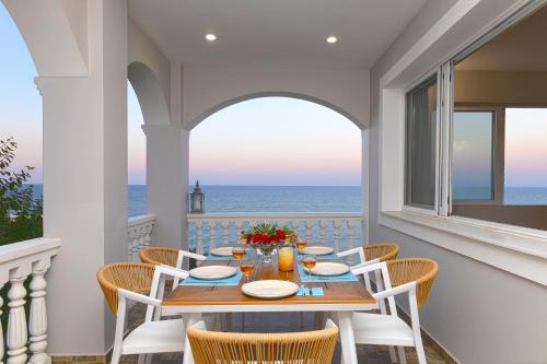 Gallery image of Niriides Beach House in Makris Gialos