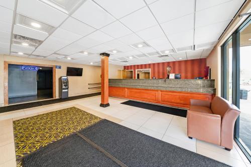 Americas Best Value Inn Foxboro Image