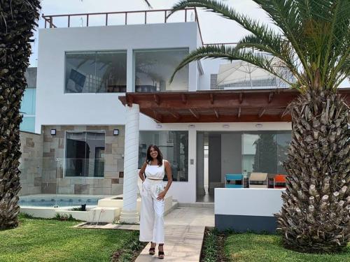 Imagem da galeria de Casa entera con piscina y salida a la playa em Salinas