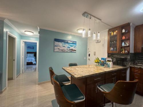 Aloha Waikiki Condo 2Beds, 2Baths, Free Parking._3
