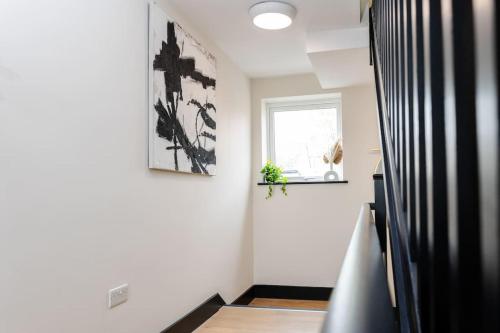 The Berriman Collection Stylish Apartment Sleeps 3 photo 10