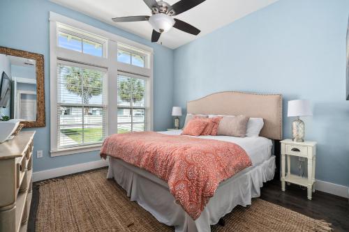 a bedroom with a bed and a window at Bay Reserve in Rockport