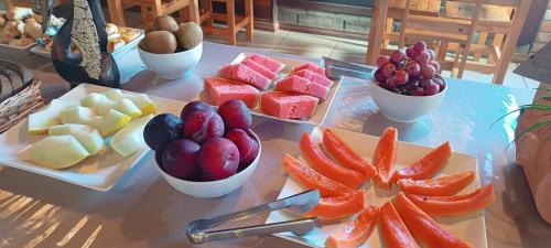 インの敷地内または近くでの食事または食べ物