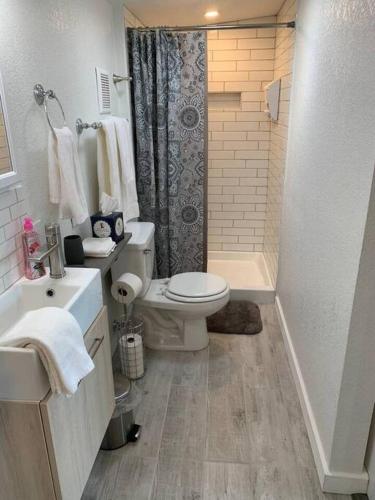 Koupelna v ubytování Casita de ForestTiny home in Templeton, CA