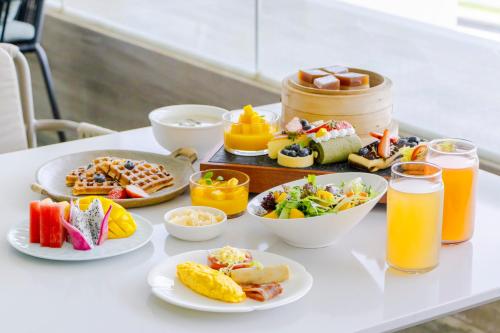 Comida en o cerca de este hotel