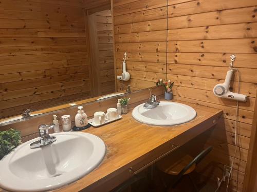 Ein Badezimmer in der Unterkunft 乗鞍高原の宿テンガロンハットB&BTengallonhat