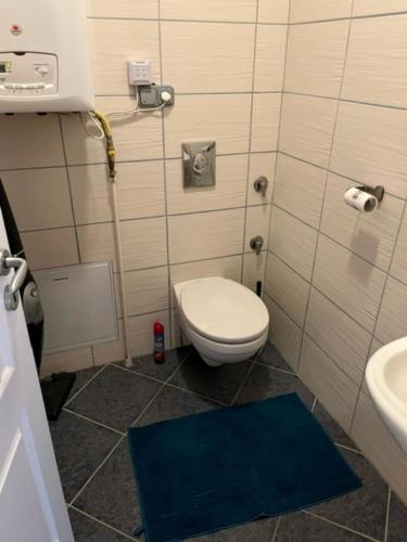 Ένα μπάνιο στο Bedi Apartmanház