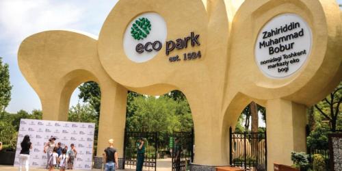 a pretend zoo park with people walking around it at Classic C1 Apartment In The Center With 4 Rooms in Tashkent