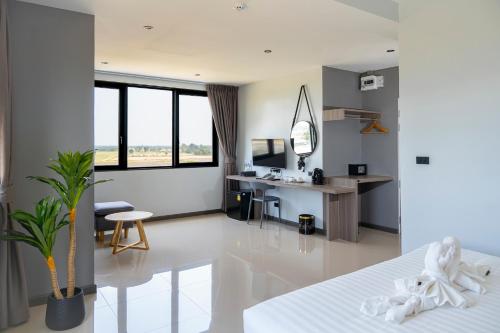 Dapur atau dapur kecil di YSW Hotel Lopburi