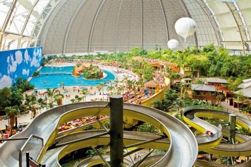 an indoor amusement park with a water park at Haus Schwielochsee in Schwielochsee