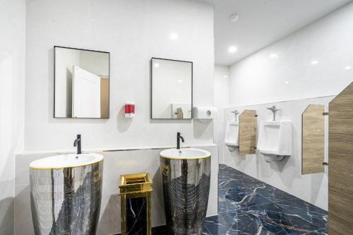 Bilik mandi di YSW Hotel Lopburi