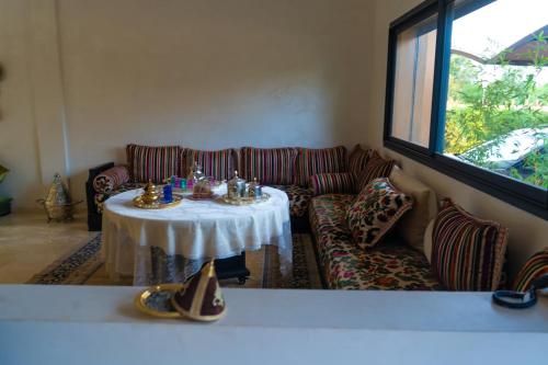 Posezení v ubytování Family Palms Luxe Villa Marrakech with Private Pool