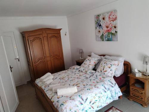 Ein Bett oder Betten in einem Zimmer der Unterkunft Maison de village en Provence