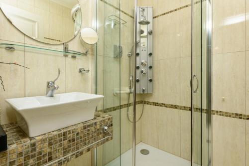 Kúpeľňa v ubytovaní Enavlion Hotel