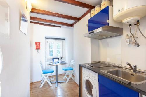 Mouraria I, Eco-duplex, French Balcony & Smart Check-in
