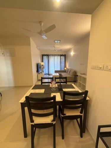 Φωτογραφία από το άλμπουμ του Elegant 2 BHK, Pool Front, Zennova Stays σε Marmagao