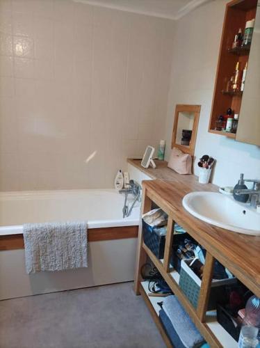 Photo de la galerie de l'établissement Gîte - maison de campagne équestre, à Torcé-en-Vallée