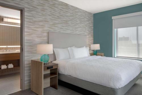 Home2 Suites By Hilton Jacksonville Downtown Image
