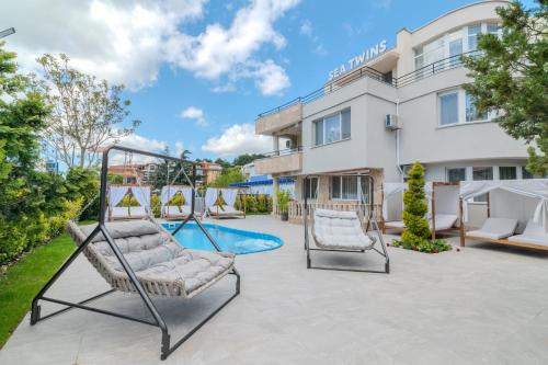 Sea Twins Luxury Aparthotel - 150 m from the beach