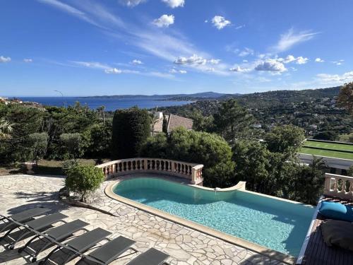 Maison avec Piscine Privée, Climatisation et Vue Mer - FR-1-768-69