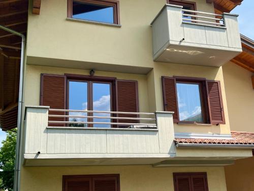 Gallery image of CASA MIMOSA The Green View Apartment in Domaso