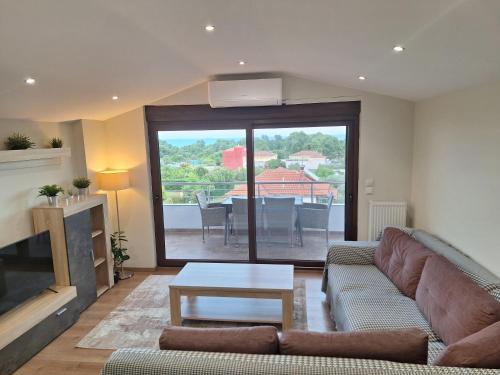 Luxury suite with sea and Olympus view